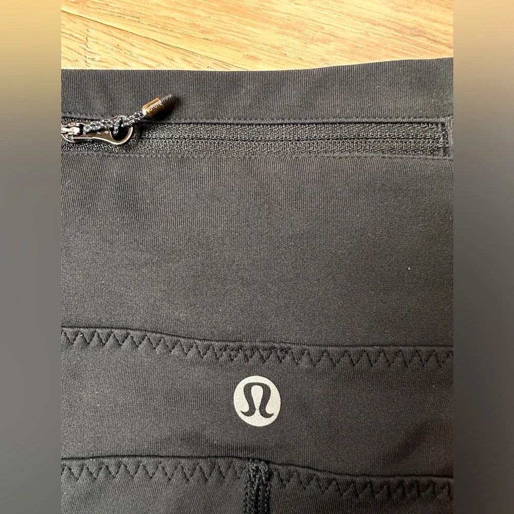 Lululemon leggings size 4 black - Picture 4 of 6